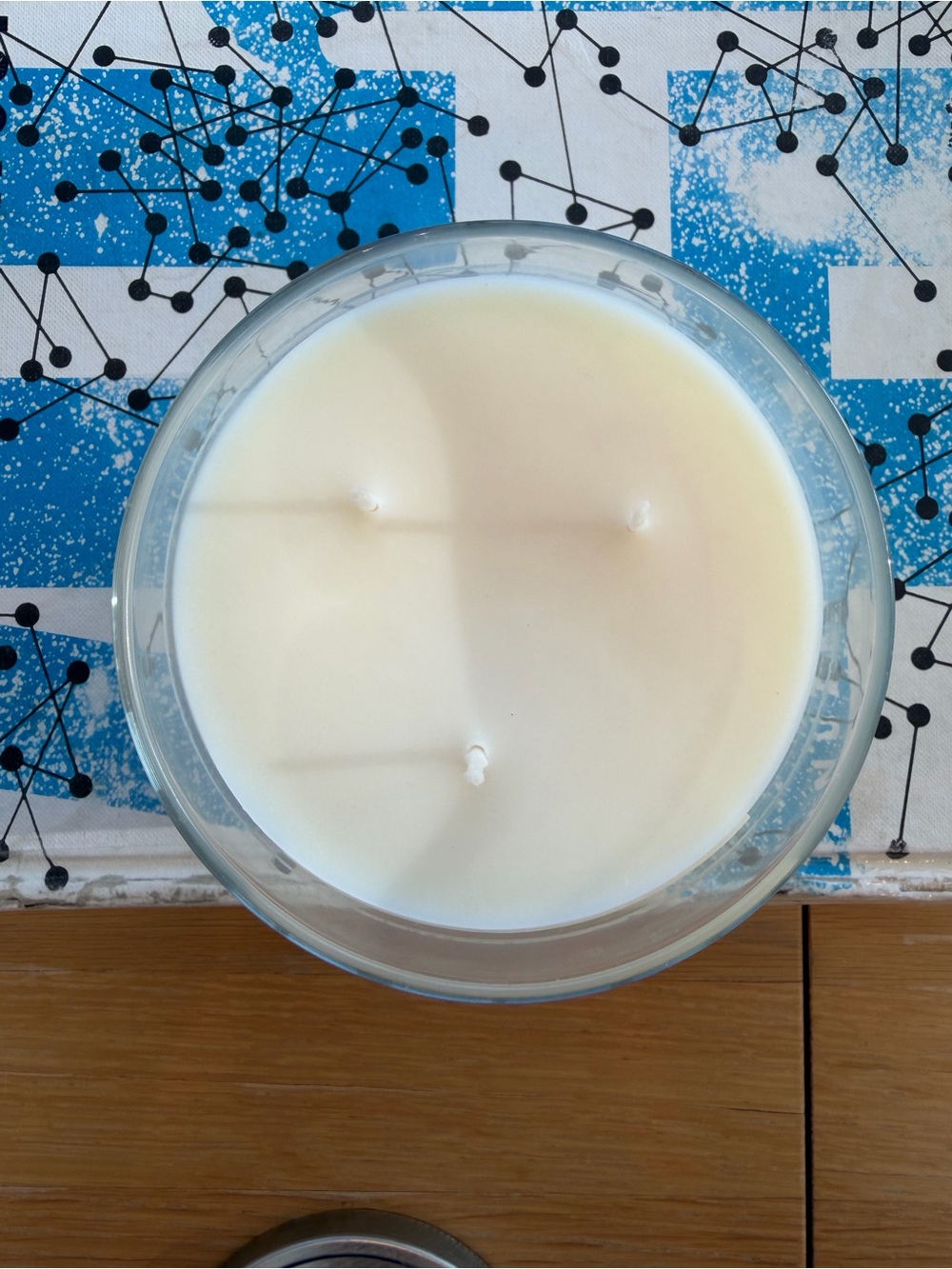 Rare Bath & Body Works 24-Karat Gold 3 Wick Candle - Picture 3 of 3